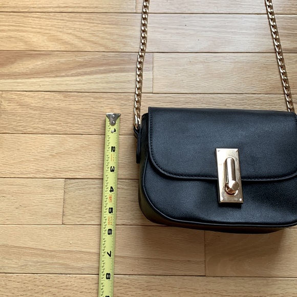 URBAN EXPRESSIONS NWT VEGAN LEATHER SUPER CUTE LINED BLACK BAG W/ GREAT DETAILS - Picture 3 of 6